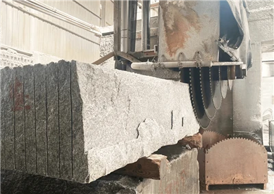 ماكينات قطع البلوك الحجري